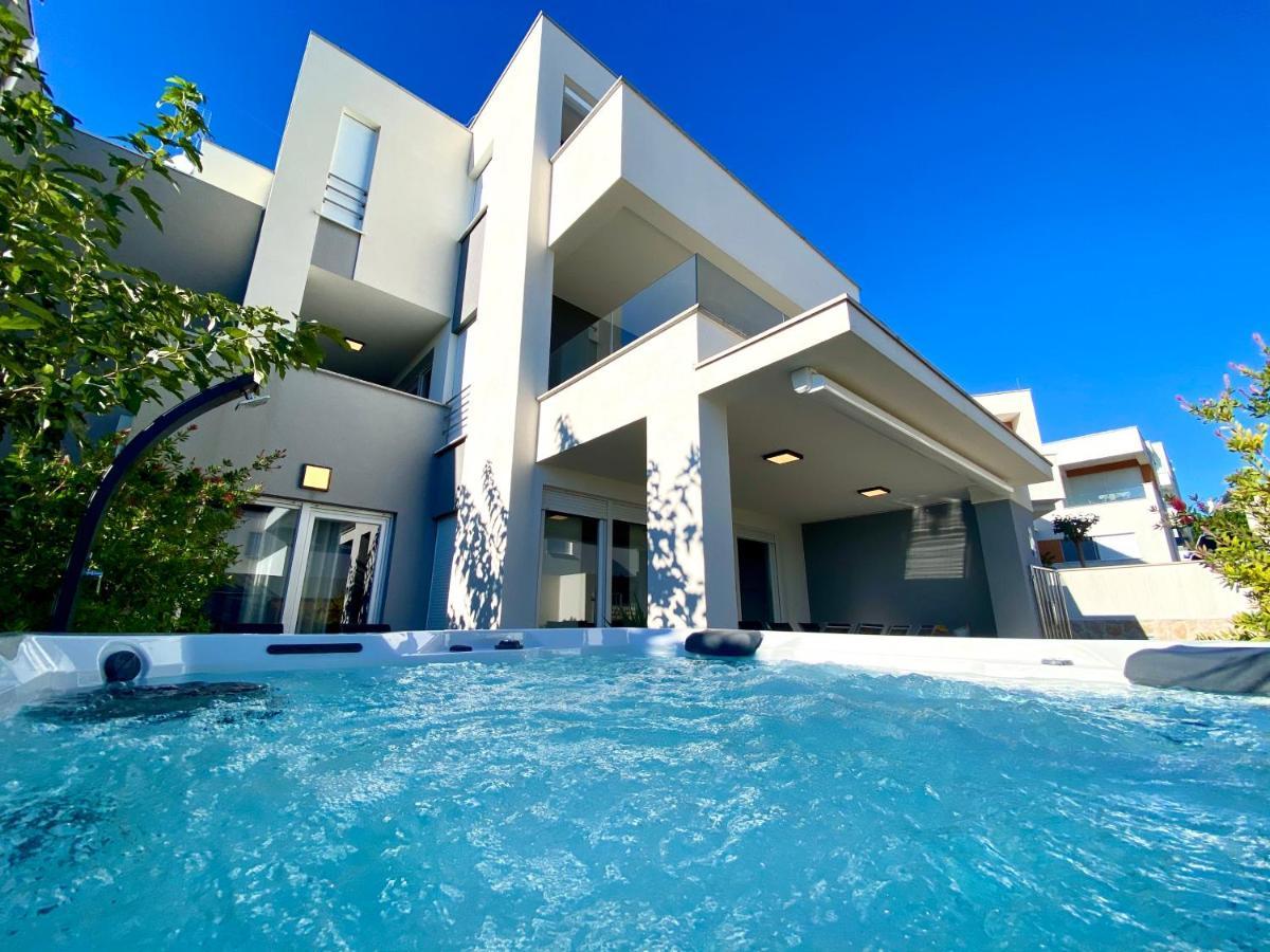 Fantasy View Villa Новаля Екстериор снимка